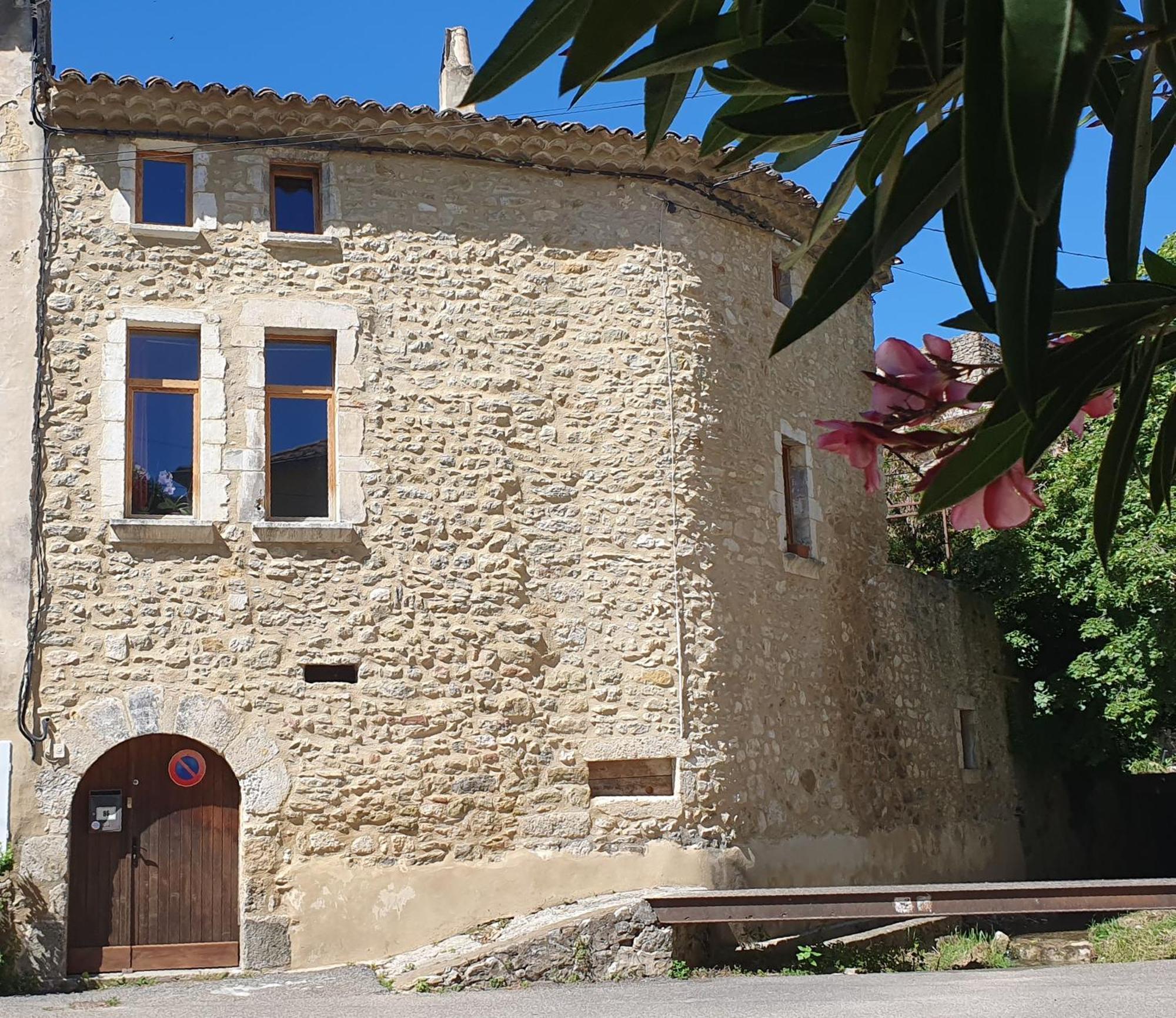 הוילה Saint-Montan Gite Les Tilleuls מראה חיצוני תמונה